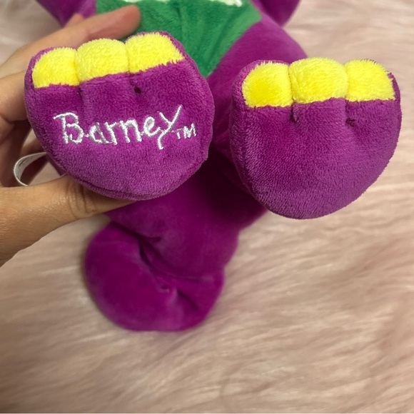 Barney’s 9” World Purple Dinosaur Plush Stuffed Signs I Love you song. 2015 - Picture 5 of 8